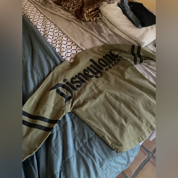 Disney land parks Disney land resort long sleeve green sweatshirt - Picture 6 of 7